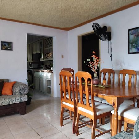 Gables Vacation Rentals With Private Gated Parking Onsite Knockpatrick Bagian luar foto