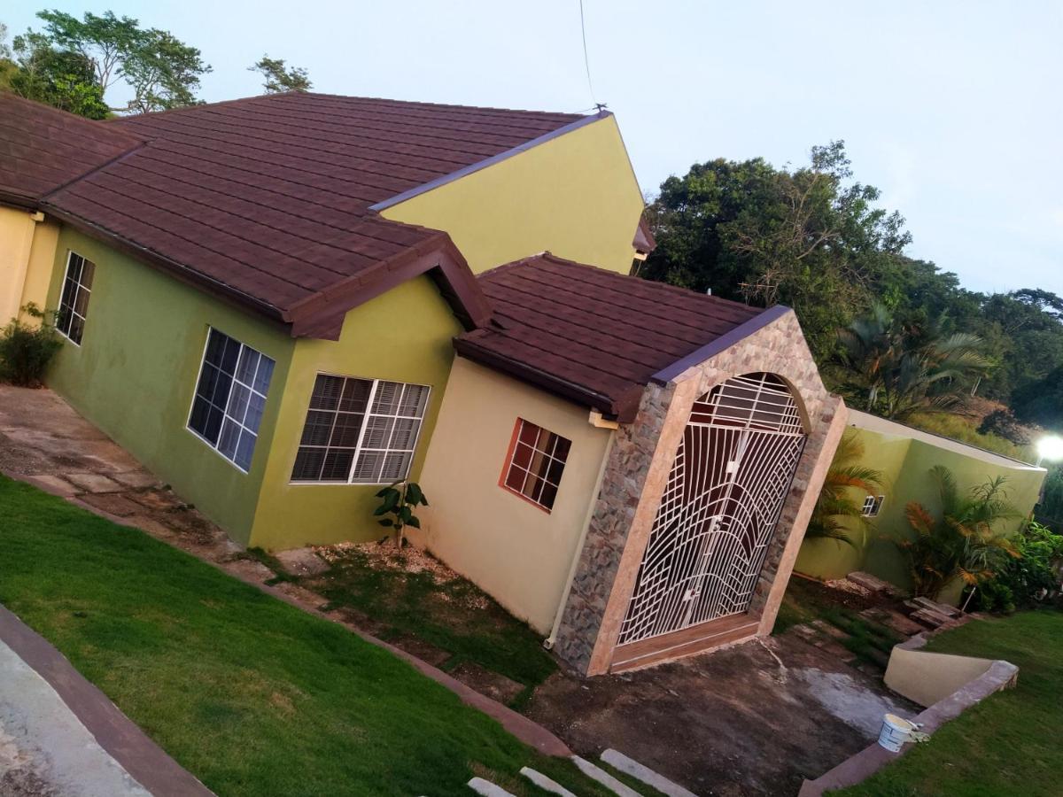 Gables Vacation Rentals With Private Gated Parking Onsite Knockpatrick Bagian luar foto