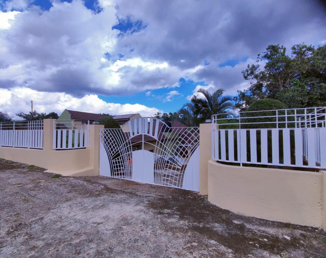 Gables Vacation Rentals With Private Gated Parking Onsite Knockpatrick Bagian luar foto
