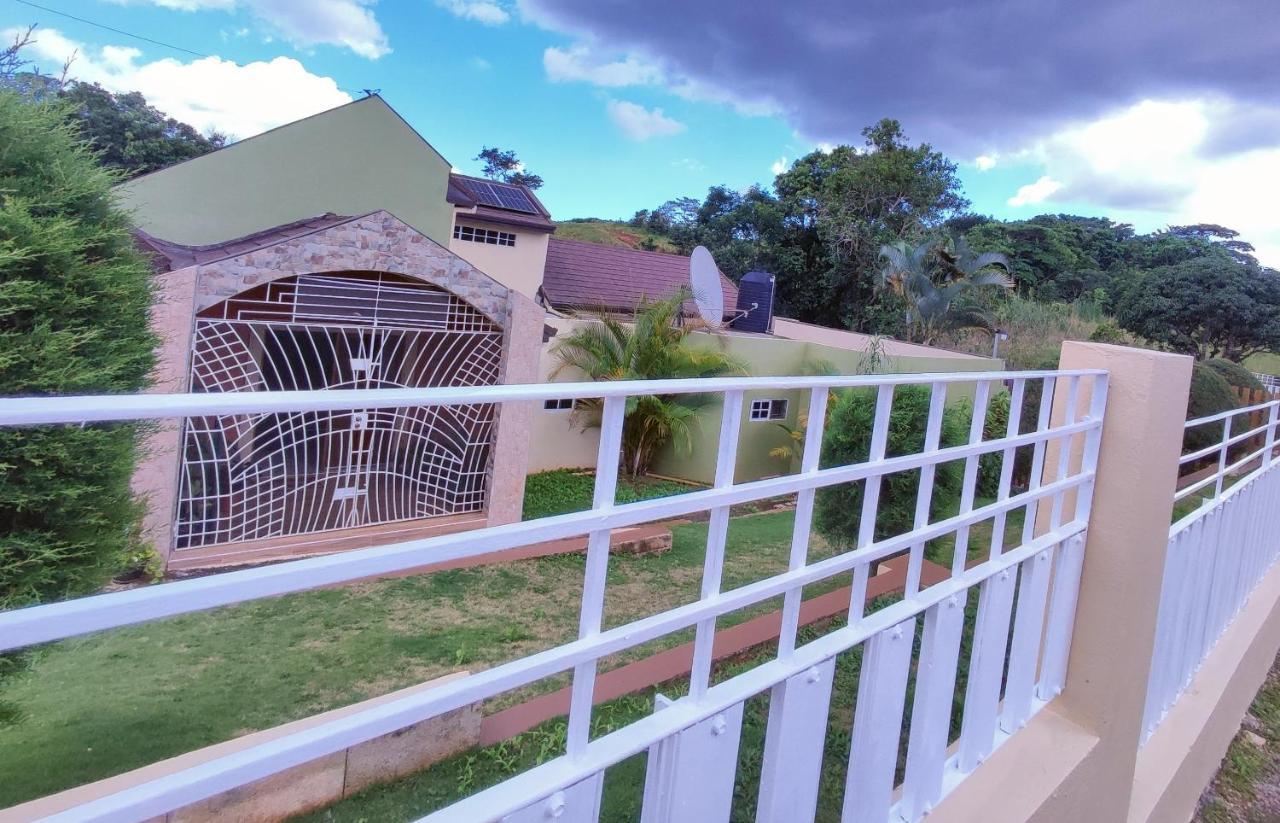 Gables Vacation Rentals With Private Gated Parking Onsite Knockpatrick Bagian luar foto