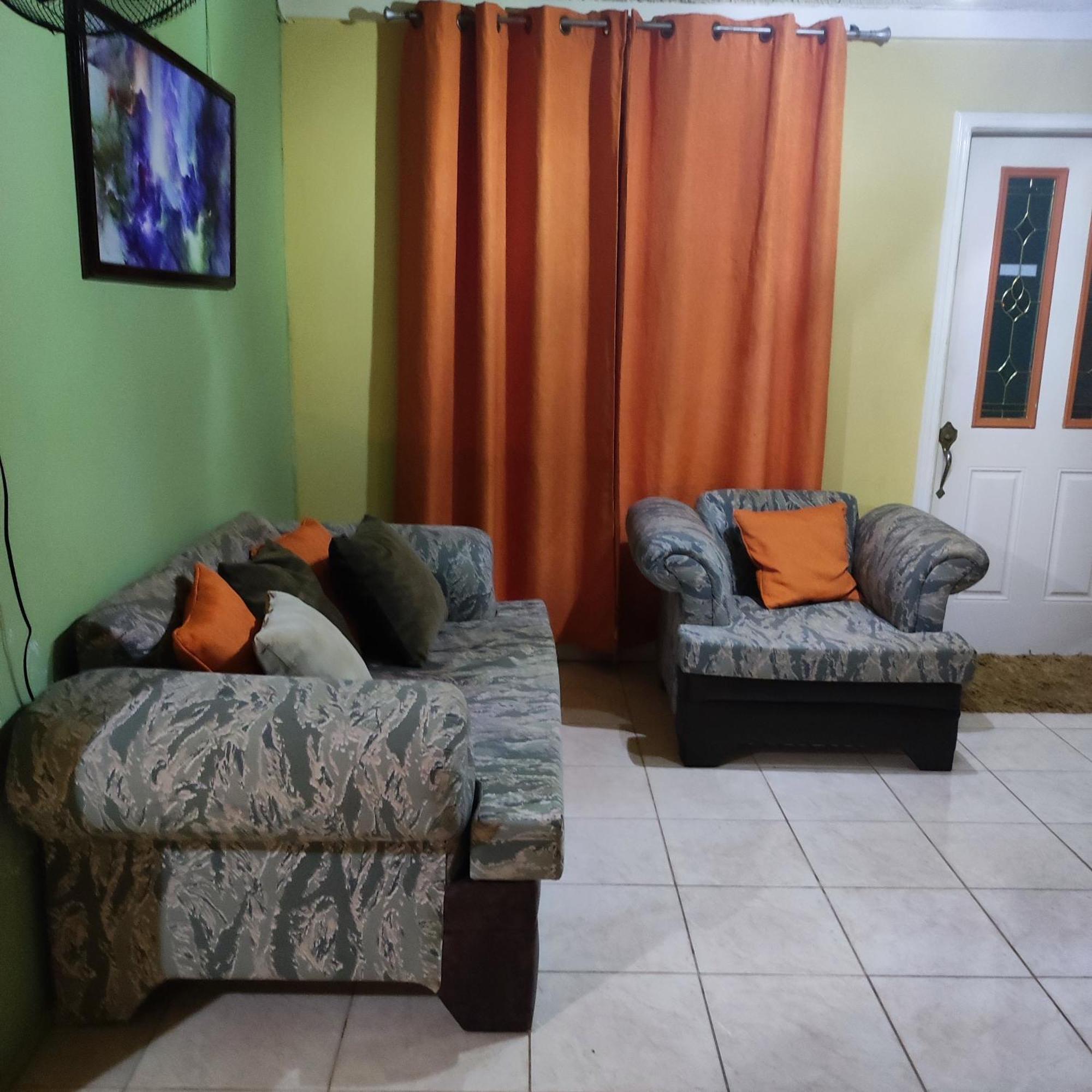 Gables Vacation Rentals With Private Gated Parking Onsite Knockpatrick Bagian luar foto